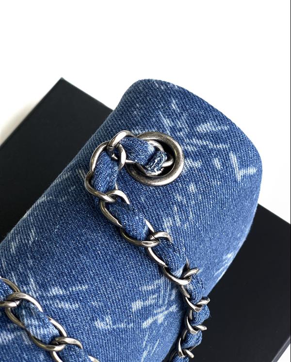 2026127205655871 700